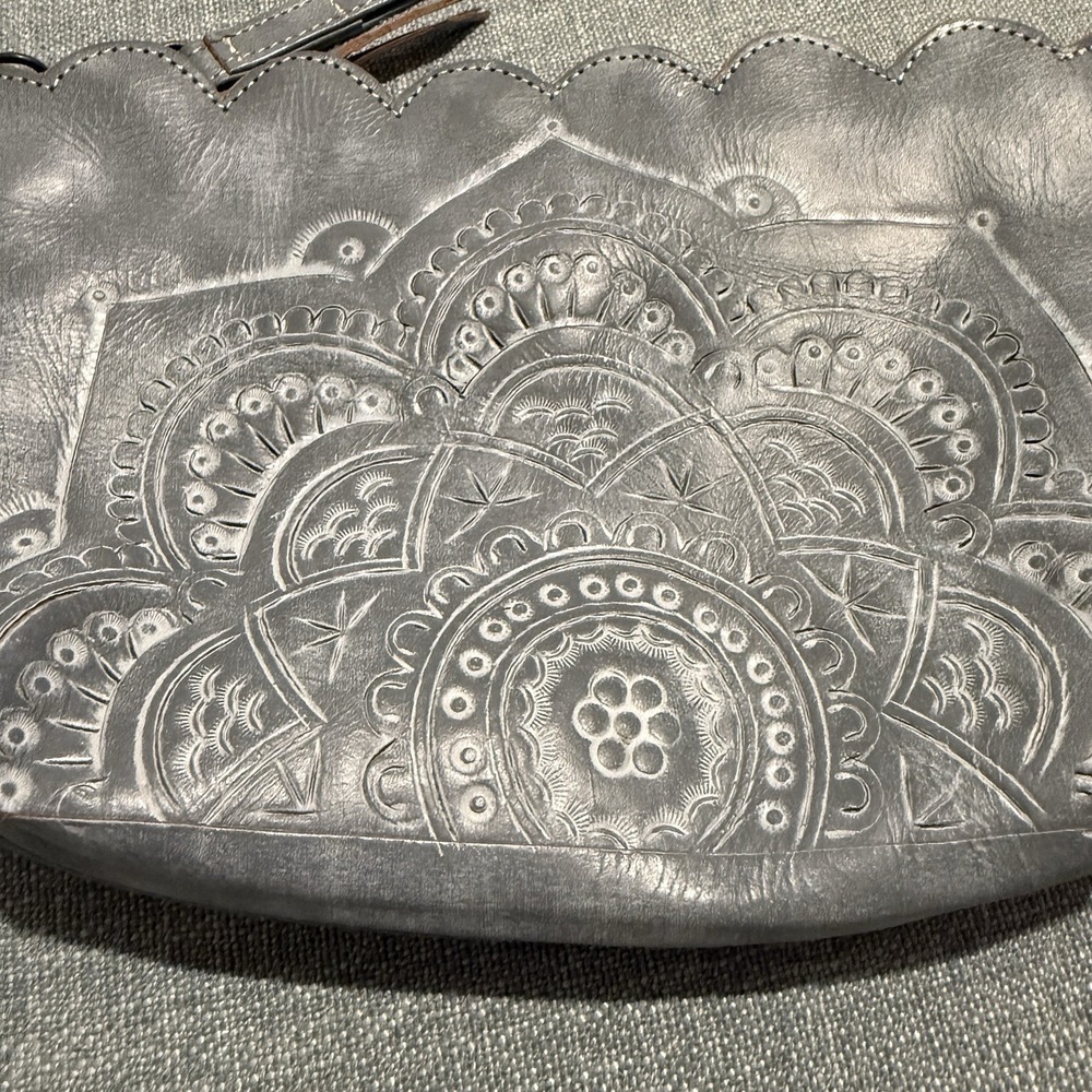 Embossed Metallic Silver Wristlet Clutch - Picture 2 of 8
